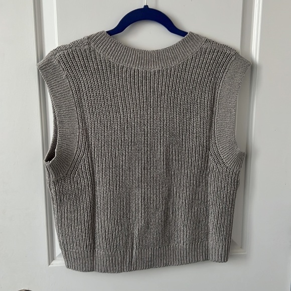 Gray Sweater Vest - New without tags - Picture 2 of 2